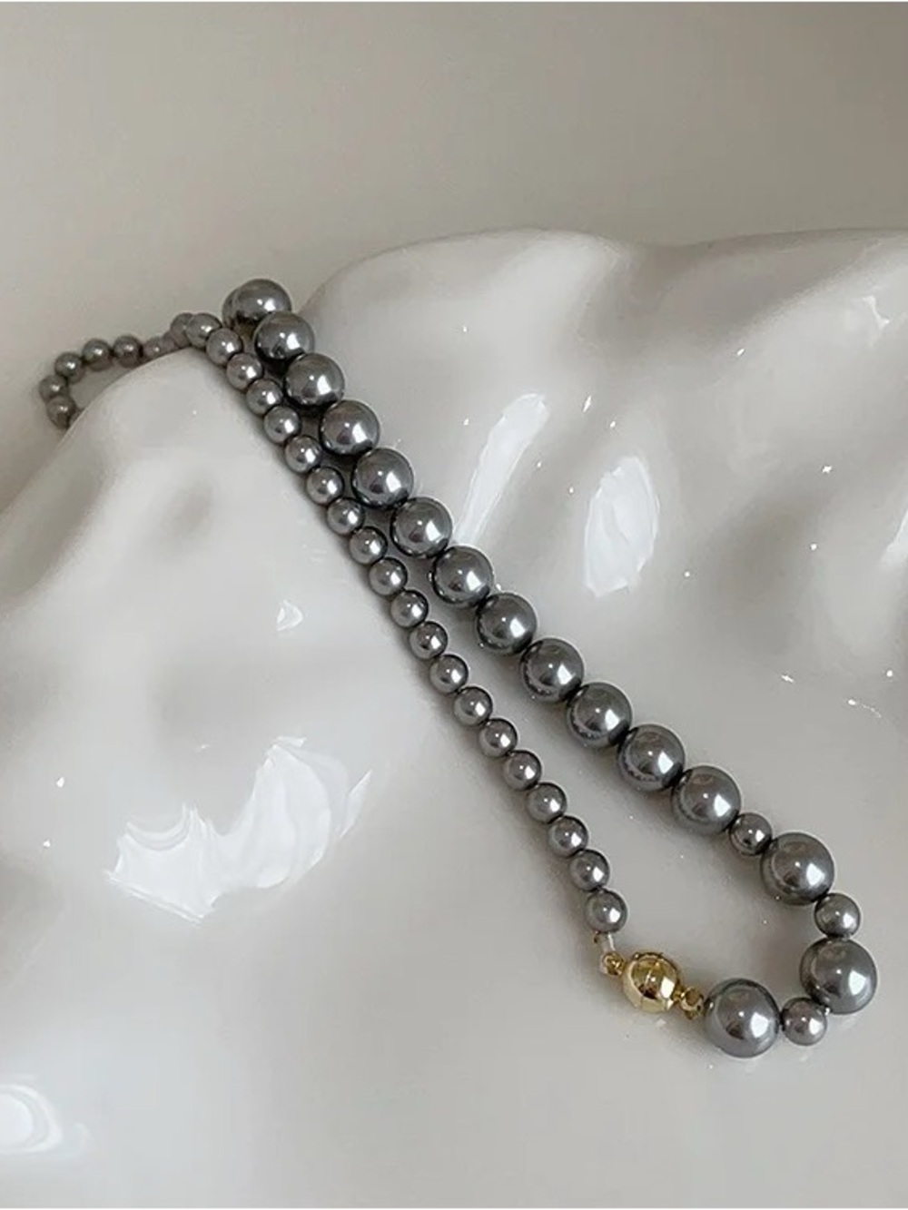 NWT Imitation Grey Pearl Necklace